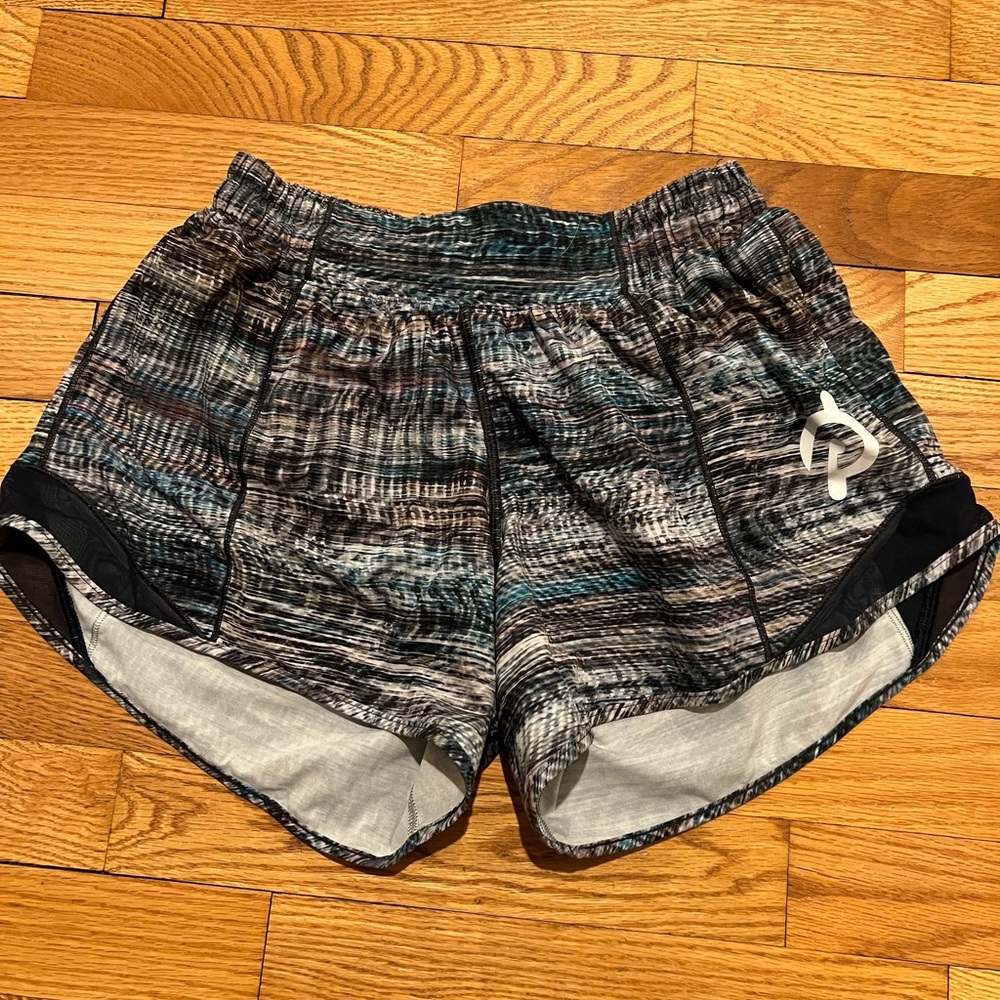 Lululemon hottie hot shorts peloton